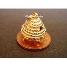 Beehive Opening 9ct Gold Charm