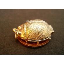 Beetle Opening 9ct Gold Charm