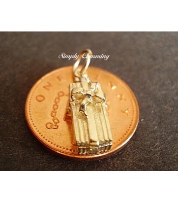 Gift Box Opening 9ct Gold Charm