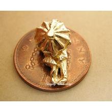 Lovers in the Rain Opening 9ct Gold Charm