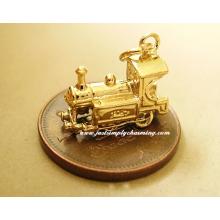 Steam Train Engine 9ct Gold Charm