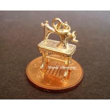 Sewing Machine 9ct Gold Charm